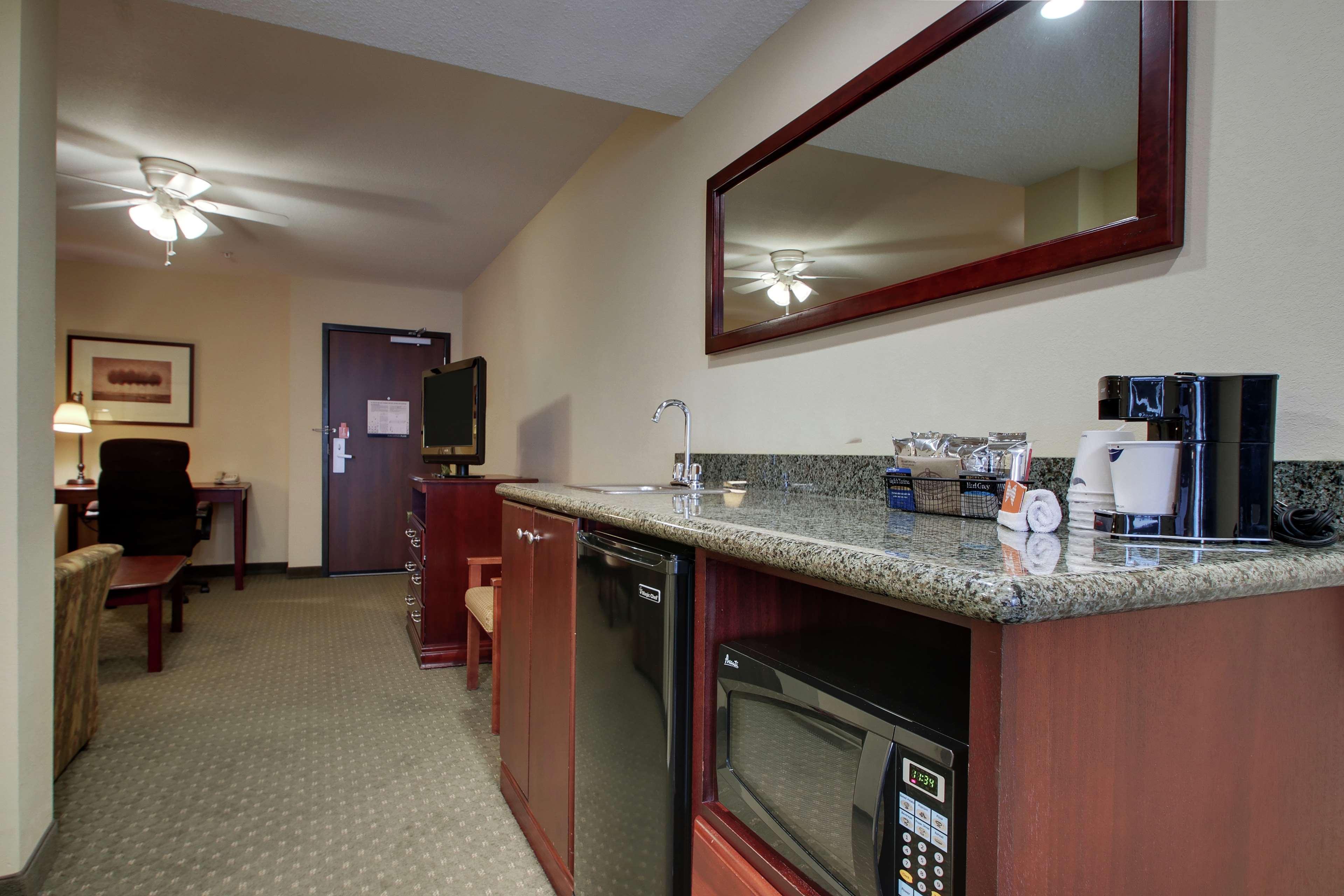 Hampton & Denver Hotel 3*