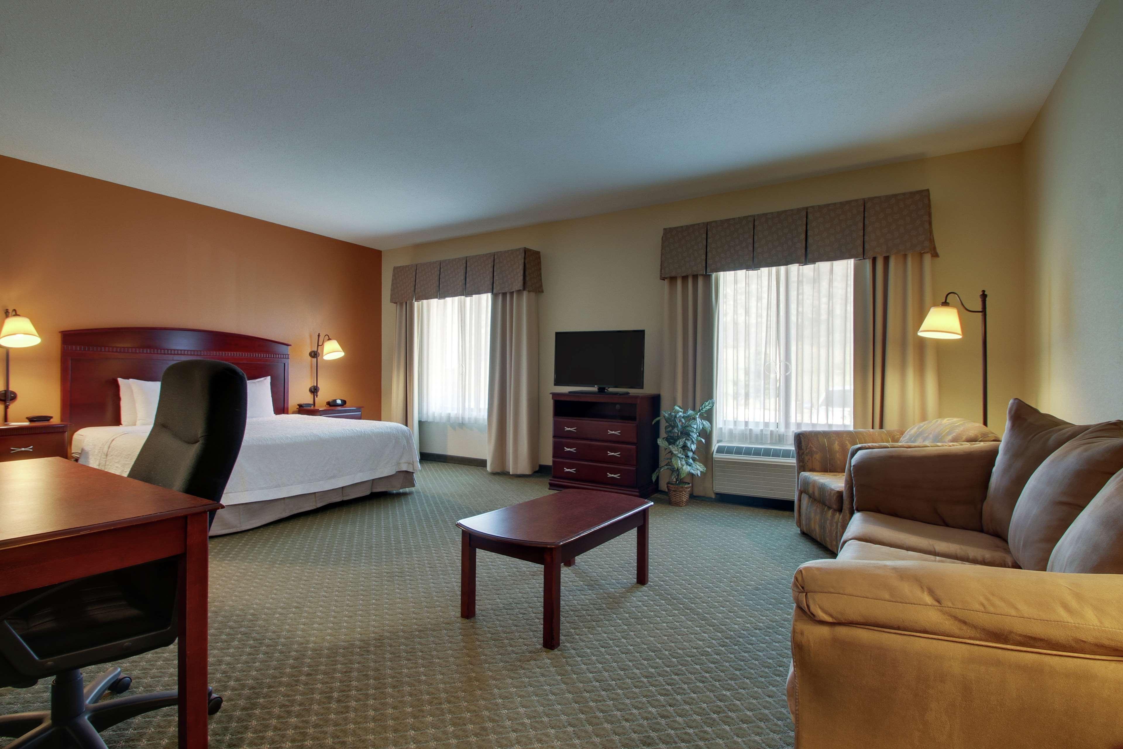 Hampton & Denver Hotel