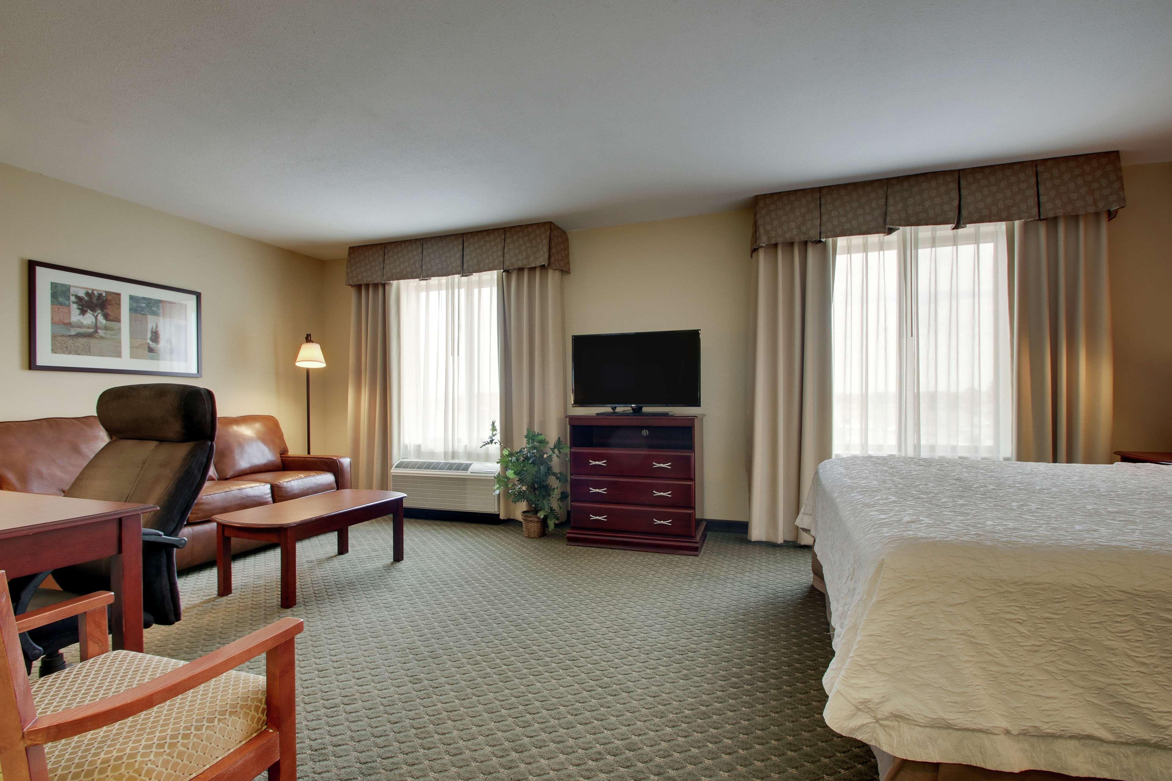 Hampton & Denver Hotel 3*