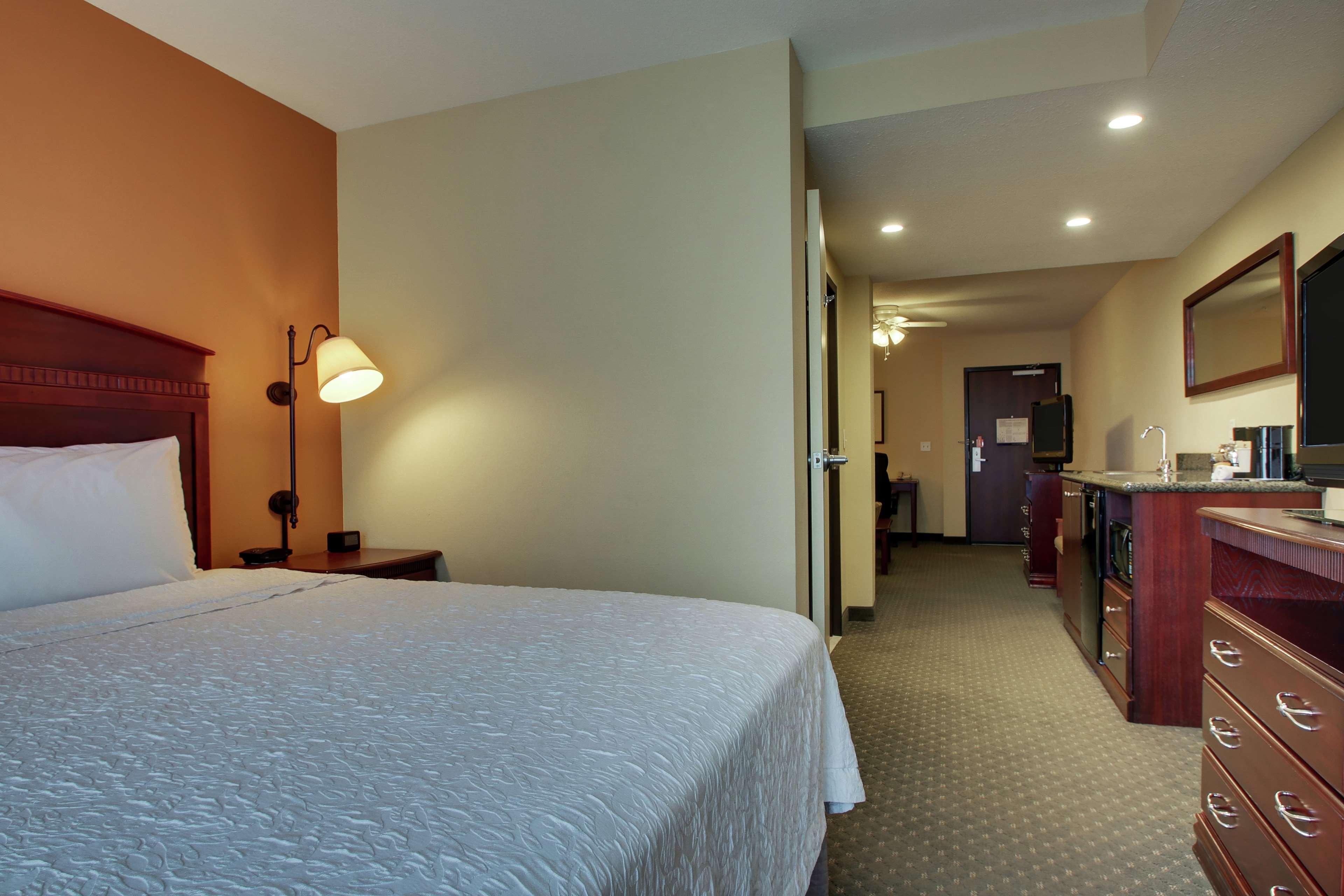Hampton & Denver Hotel