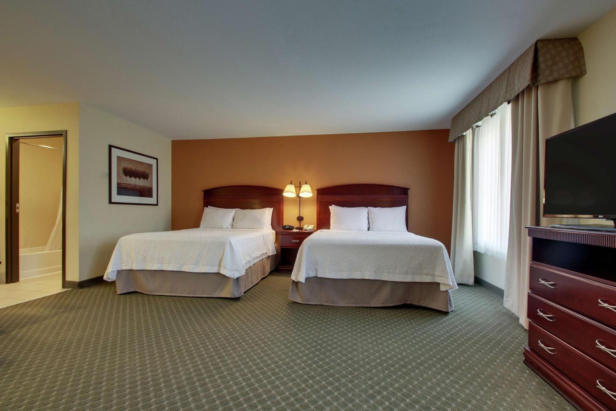 Hampton & Denver Hotel