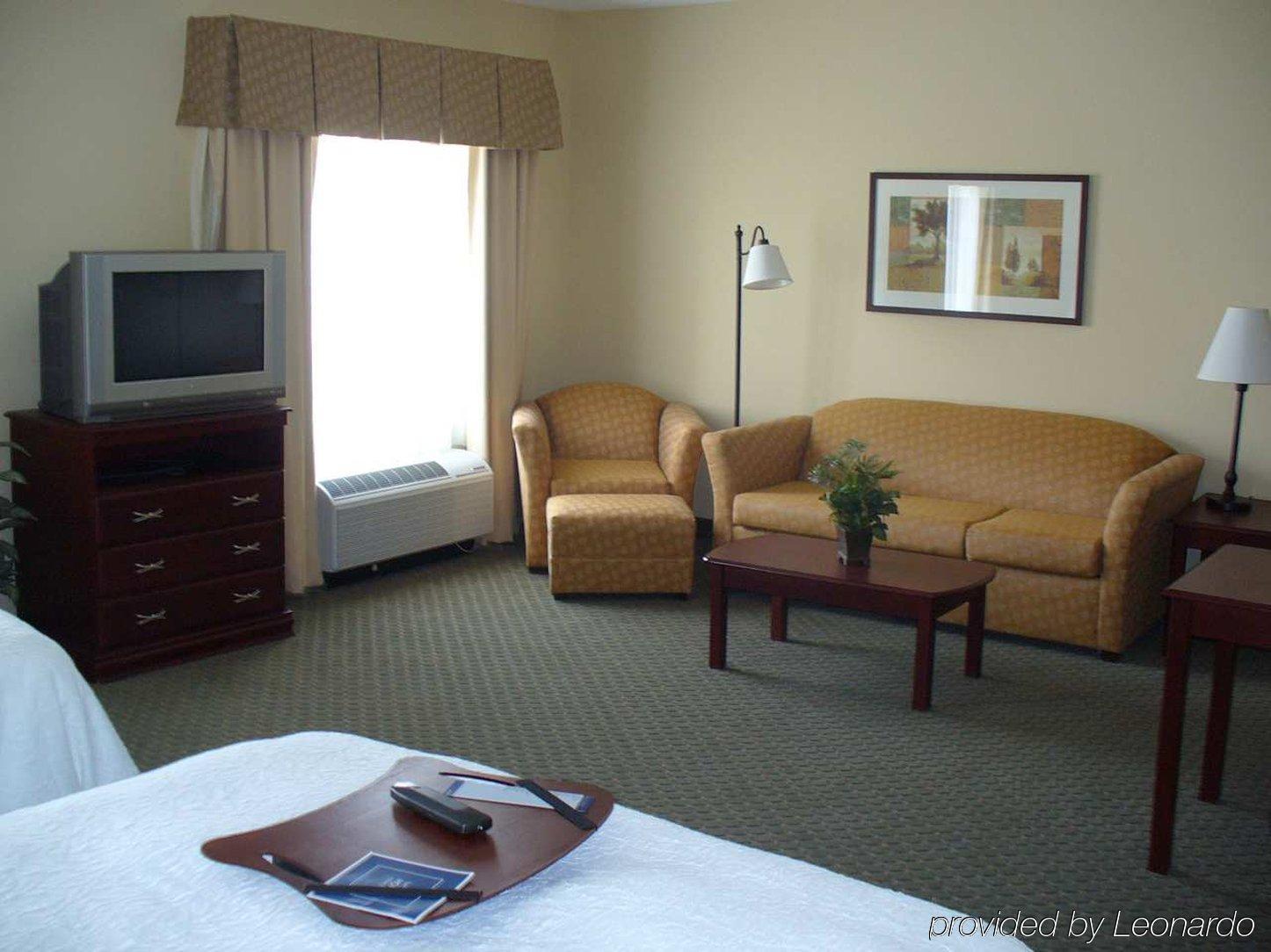 Hampton & Denver Hotel