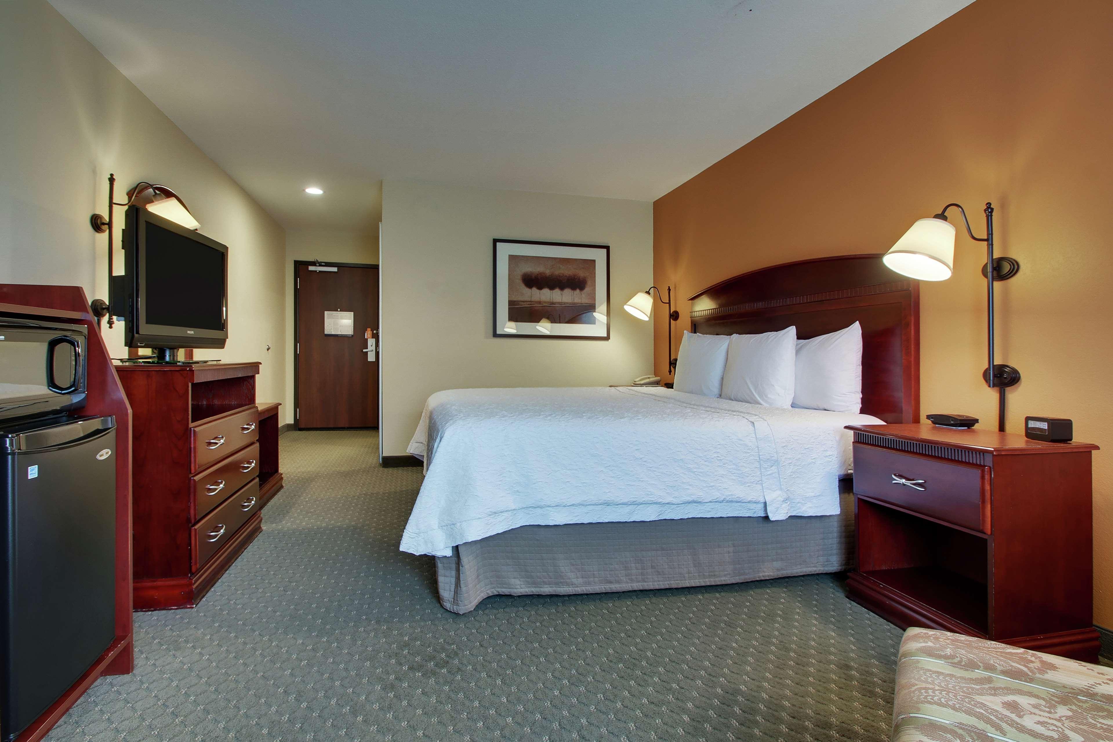 Hampton & Denver Hotel